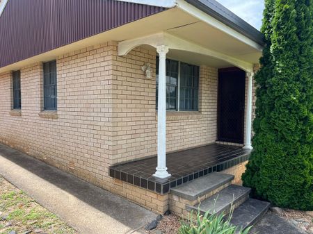 Freshly Painted 2-Bedroom Unit in a Quiet, Quality Neighbourhood - Photo 4