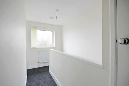 3 bedroom semi-detached house to rent - Photo 4