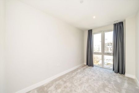 3 bedroom flat to rent - Photo 5