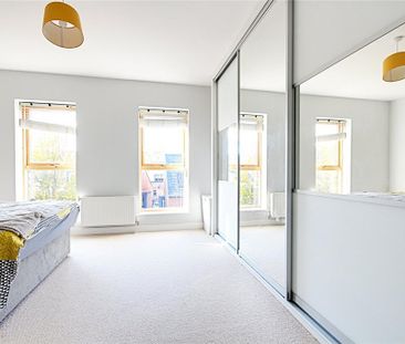 4 bedroom end of terrace house to rent - Photo 3