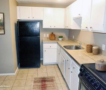 Capricorn Apartments - Photo 5