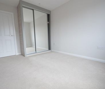 Chalvey Road East, Slough, Berkshire,SL1 - Photo 2