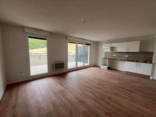 Location Appartement 3 pièces 63m² BRUGUIERES 31150 - Photo 1