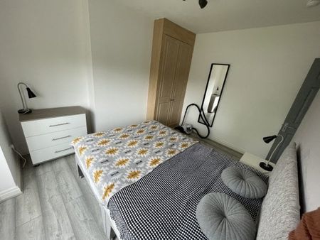 Woodyates Road, Lee SE12. - Photo 2