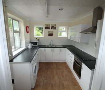 1 bed house / flat share to rent in Goring Road - Photo 3