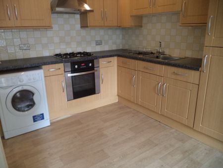 St Georges Terrace, Jesmond, Newcastle upon Tyne NE2 2DL - Photo 3