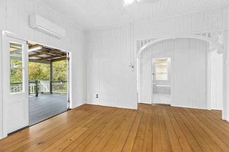 Charm and Character - Photo 2