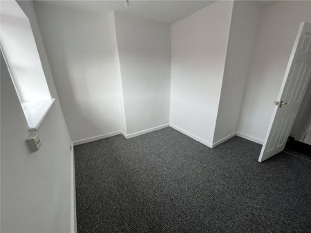 Long Row, Newark, Notts, NG24 - Photo 5