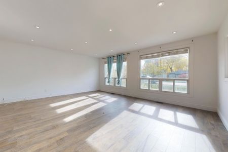 For Lease - 240 Royal Road, Georgina, Ontario - Photo 3