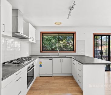 Neatly Presented & Prime Location - Photo 6