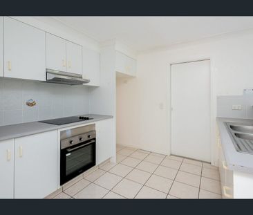 NEAT AND TIDY DUPLEX WITH FULLY FENCED YARD - Photo 2