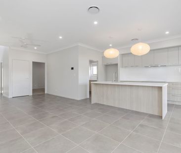 Must see - New 4 bedroom stunning home - Photo 3