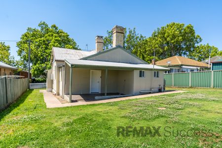 111 Mort Street, Toowoomba City QLD 4350 - House For Rent | Domain - Photo 2