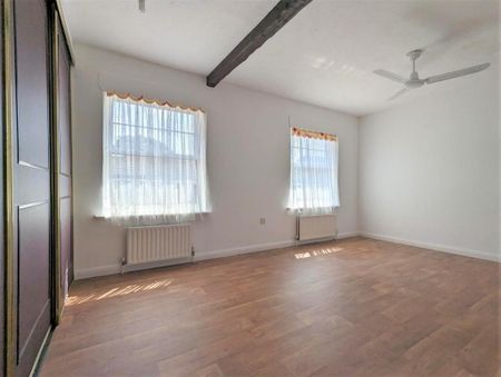 4 bedroom terraced house to rent - Photo 3