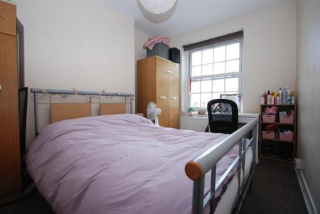 3 bedroom apartment to rent - Photo 2