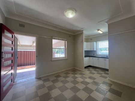 Just Listed - Cosy home, Handy location - Photo 2