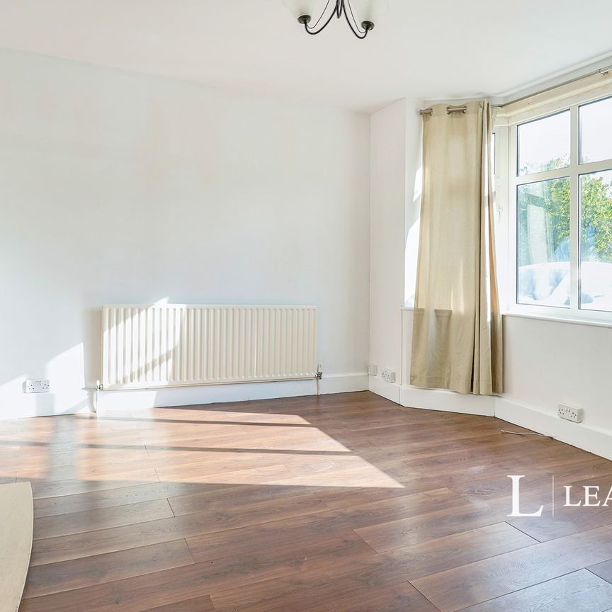 3 bedroom house to rent Wroxham Road, Poole, BH12 - Photo 1