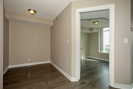 For Lease - 212 Eglinton Avenue Unit# 1410, Toronto, Ontario - Photo 3