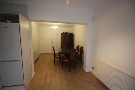 5 bedroom semi-detached house to rent - Photo 3