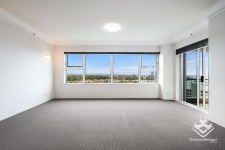 Sky High Apartment in Paradise Waters with Stunning Views - First week rent Free! - Photo 5