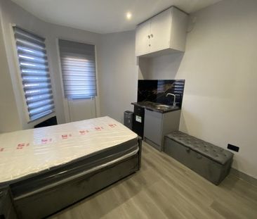 Bournemouth Park Road Southend on Sea, Property for rent - Photo 3