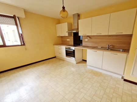 Location Appartement 4 pièces 97m² - Photo 4