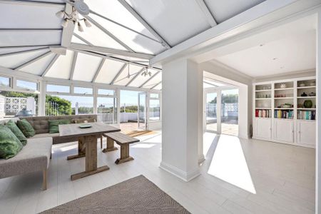 5 bedroom detached house to rent - Photo 3