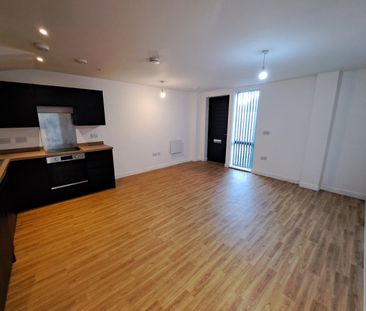 3 Bed Flat, Stockport Road, M13 - Photo 2