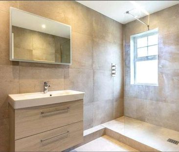 Nightingale Walk, Windsor, SL4 - Photo 6