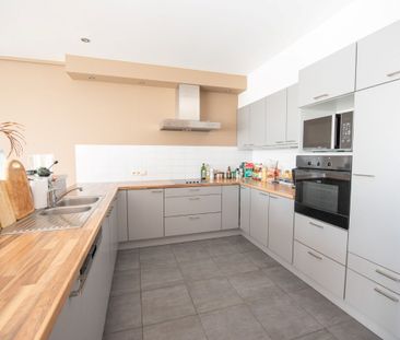 Ruim appartement gelegen te ZULTE - MACHELEN ( postcode: 9870) - Photo 3