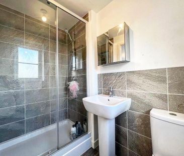 3 bedroom detached house to rent - Photo 4