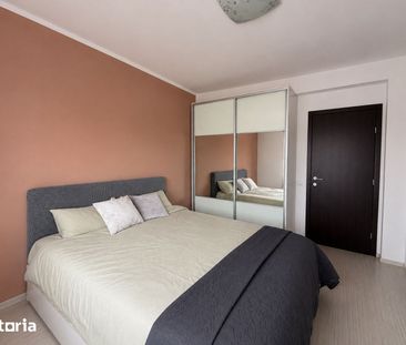 Apartament la etaj intermediar cu parcare, Carmen Silva - Fotografie 3