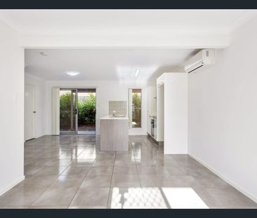 Modern Living Meets Ultimate Convenience - Photo 2