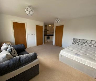 Studio to rent - Photo 2