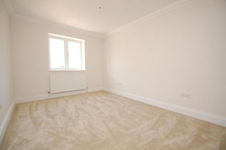 4 bedroom detached house to rent - Photo 5