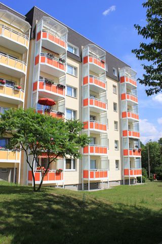 Einzug ab 01.06.2026 möglich. Balkon, Aufzug und EBK mit WM vorhanden! Ideale Wohnung für Pendler… - Photo 3