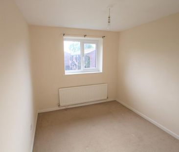 2 bedroom mews to rent - Photo 5