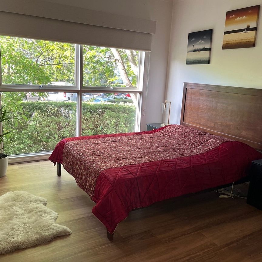 St Kilda Road - Photo 1