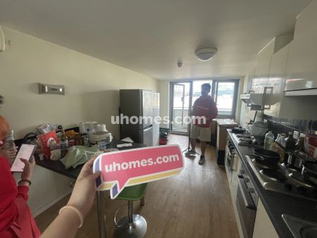 PARTLY ACCESSIBLE ENSUITE - Photo 4