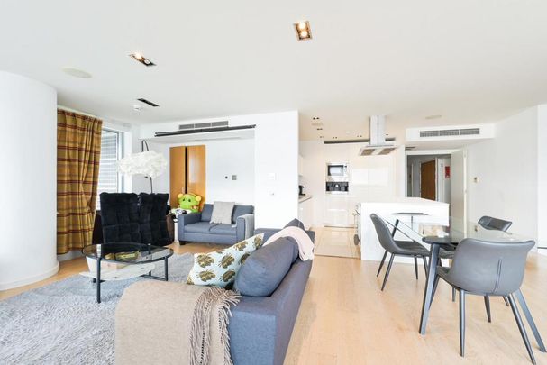 3 bedroom flat to rent - Photo 1