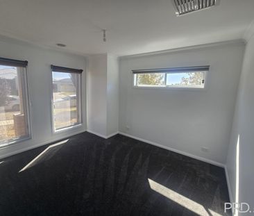 4BR LIVING - Photo 4