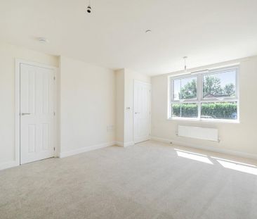 3 bedroom end of terrace house to rent - Photo 1