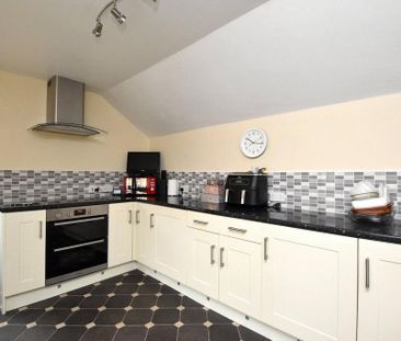 2 bedroom detached house to rent - Photo 4
