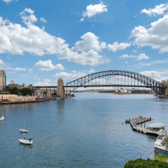 DREAM HARBOURSIDE LOCATION AMAZING VIEWS- Furnished 1 BRM - Photo 1