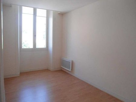Location Appartement 3 pièces 78m² COGNAC 16100 - Photo 3