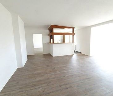 Urbanes Wohnen – stilvolle Dachgeschosswohnung mit Charakter - Photo 1