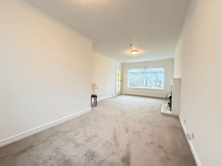Muirlees Crescent, Glasgow, Milngavie, G62 7JA - Photo 2