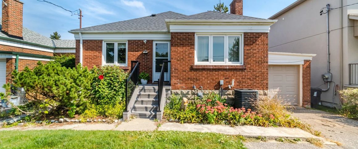 For Lease - 129 Milton Street, Toronto, Ontario - Photo 1