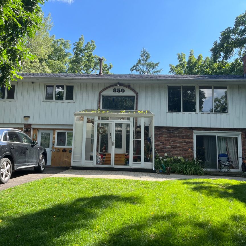 For Lease - 850 Clarkson Road Unit# Room A, Mississauga, Ontario - Photo 1