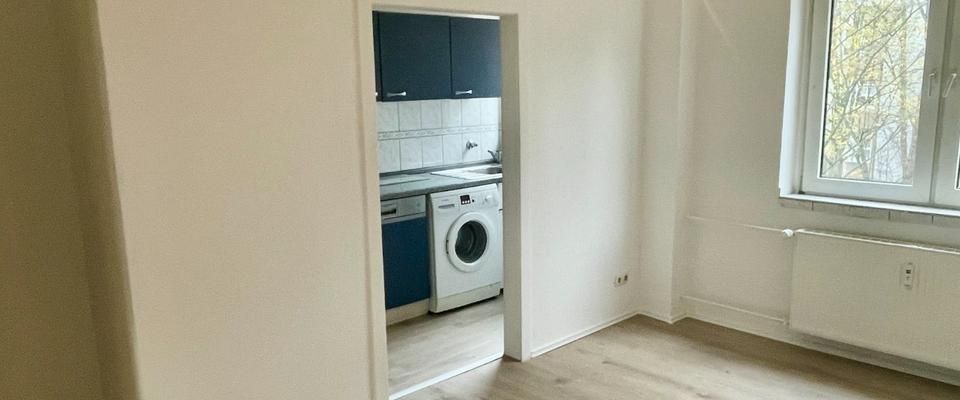 Zentrale Lage ! Moderne 2 Zimmer Wohnung mit Einbauküche, Waschmaschine und Badewanne - Foto 1
